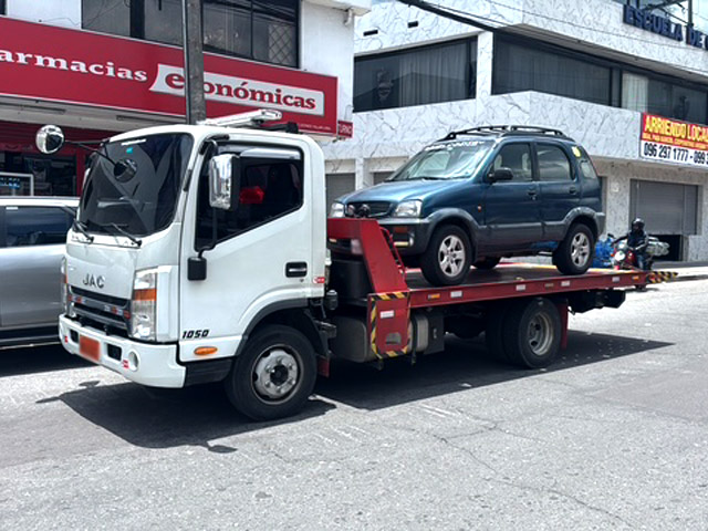 global-gruas-quito-Traslado-de-Vehículos-Siniestrados-Averiados